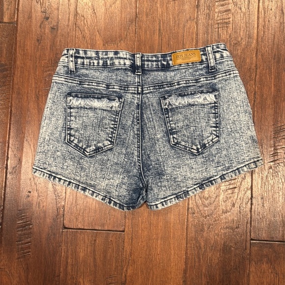 Medium IRIS JEANS Shorts Blue Asphalt Multicolor Tribal Jean Shorts - Picture 6 of 9